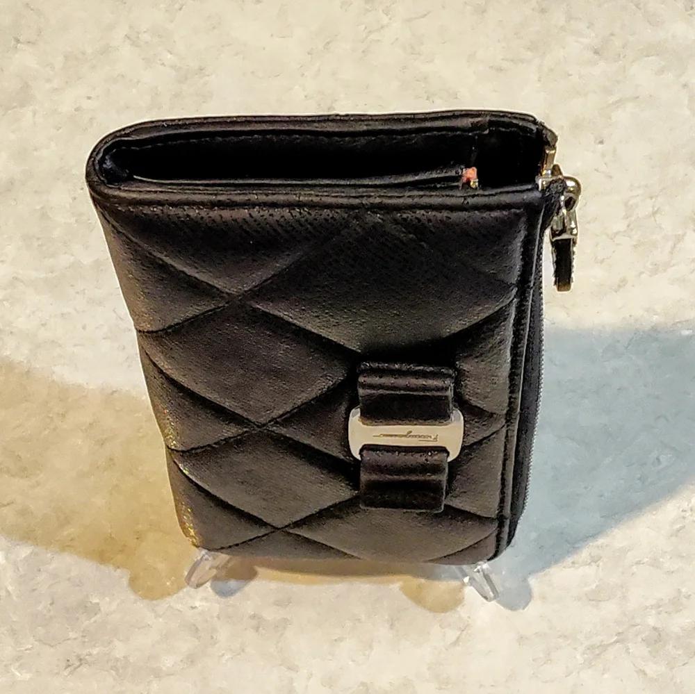 SALVATORE FERRAGAMO VARA RIBBON QUILTED SHIMMERY LEATHER CONTINENTAL LONG WALLET